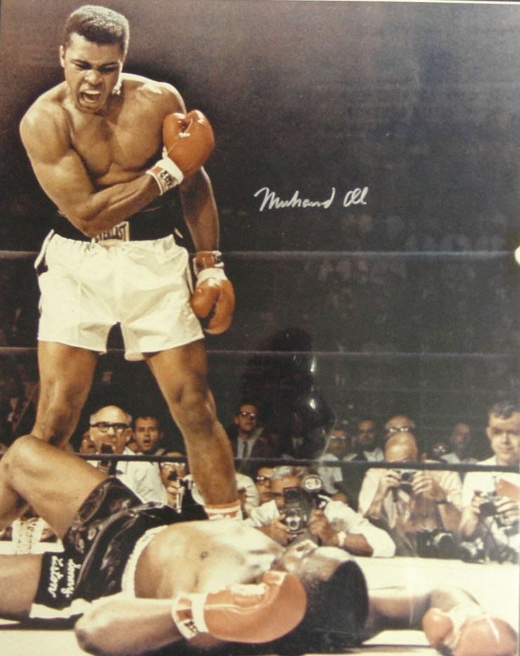 Muhammad Ali showing the world he's the greatest